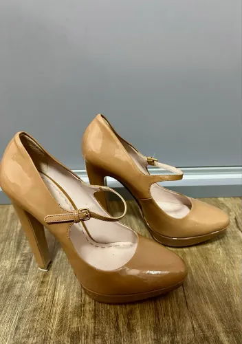 Salto alto Miu Miu