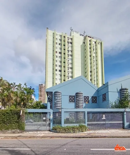 Av. Gov. J. Malcher esquina c Assis de Vas: 682m2 construidos e + 50 vagas em excelente lo