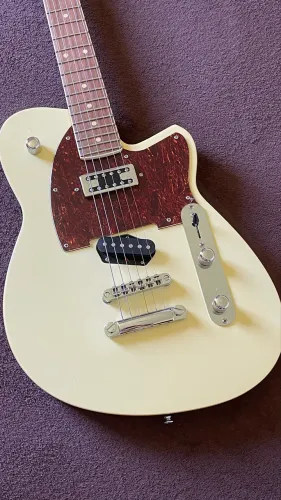 Guitarra Reverend Buckshot Cream Tune o Matic com case (ñ music maker tagima Ibanez boss)
