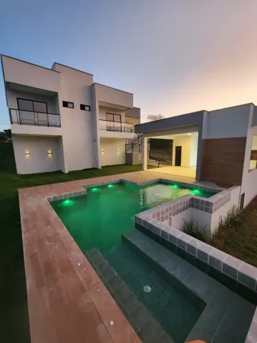 CASA DE ALTO PADRÃO EM CONDOMÍNIO FECHADO GRAVATÁ/PE Excelente oportunidade