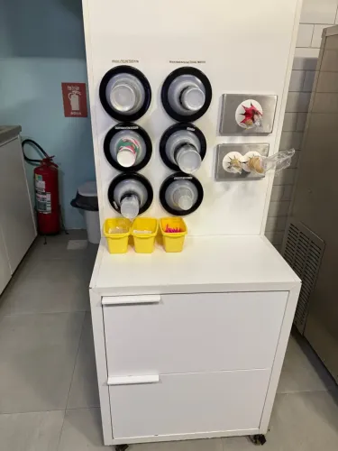 Organizados de copos. Porta cascão e casquinha. 
