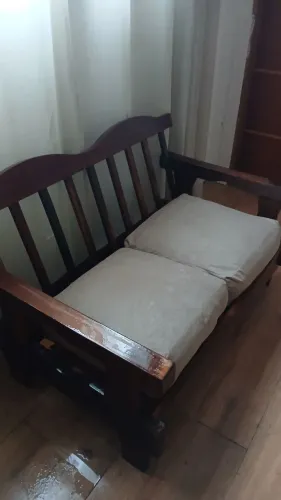 Sofa de madeira Ipê 2 lugares