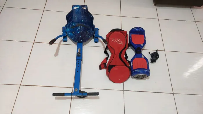 Hoverboard Azul + Kart Acoplável + Bolsa + Carregador - Funcionando. Usado.