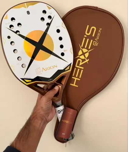 Raquete Heroes Arion - Andre Baran 2026 Beach Tennis