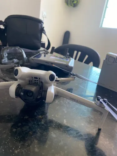 Drone DJI MINI 4 Pro COMBO