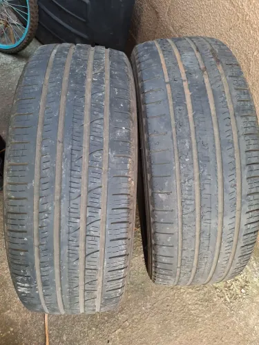 Pneu aro 18 225/55 R18 valor 400.00 os dois 