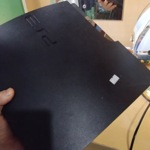 PS3 com defeito *nao liga* (acompanha cabos e acessórios)