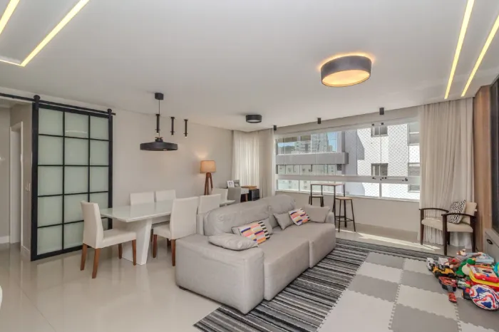 Apartamento à venda no Pioneiros em Balneário Camboriú.