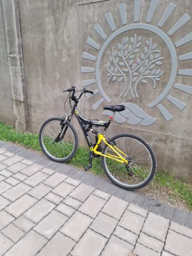 Bicicleta TB100 dupla suspensão