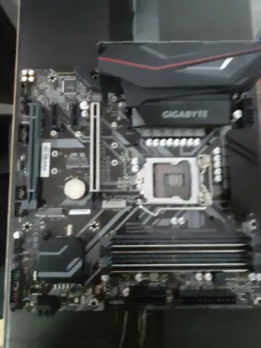 Placa Mãe Gigabyte Z390 M Gaming com Defeito (Liga e não dá Vídeo)