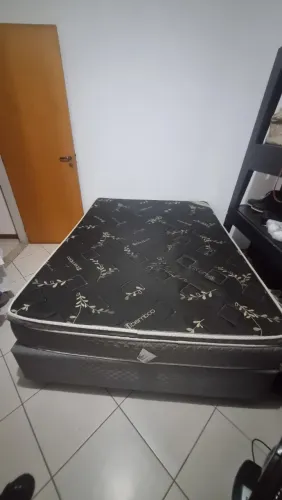 Cama de casalncom base