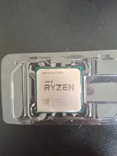 Ryzen 3 3200G + Cooler Box Original + Caixa / Funcionando Perfeitamente