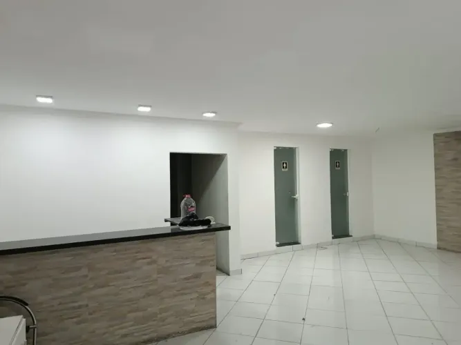 Salas comerciais com aproximadamente 250 metros quadrados em Itaim Paulista - São Paulo - 