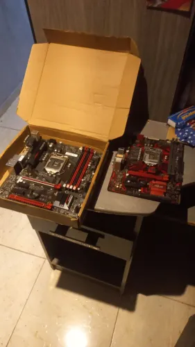 Vendo duas placas mães com defeito ddr4 estado de novo