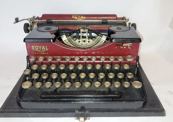 Antiguidade - Máquina de Escrever Royal - Mod.: Portable - Década de 1930