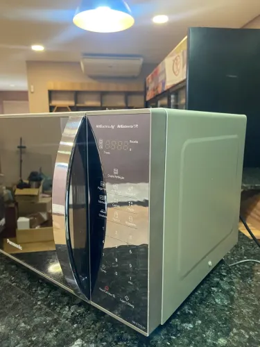 Microondas Panasonic 27l 220v - NN-ST55LM