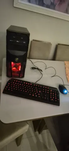 Vendo Desktop Linux 16GB RAM, 120 SSD e 512 HDD