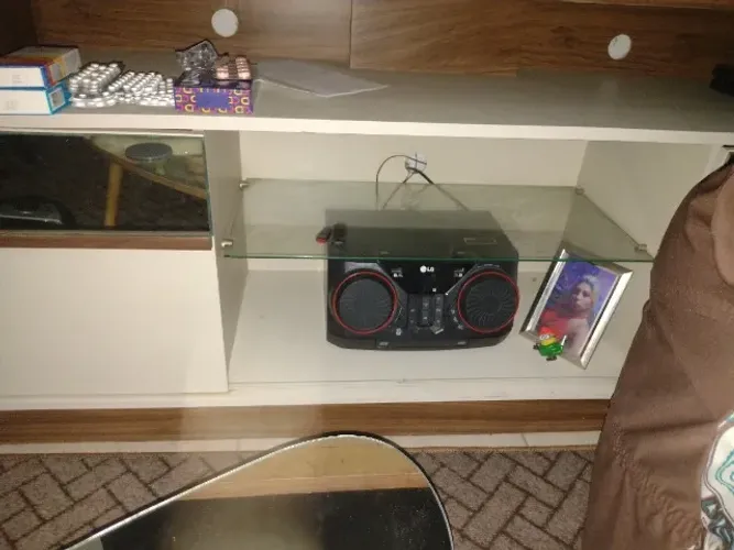 Rack com rodinhas, perfeito estado, não entrego e aceito cartão(com juros do cartão)