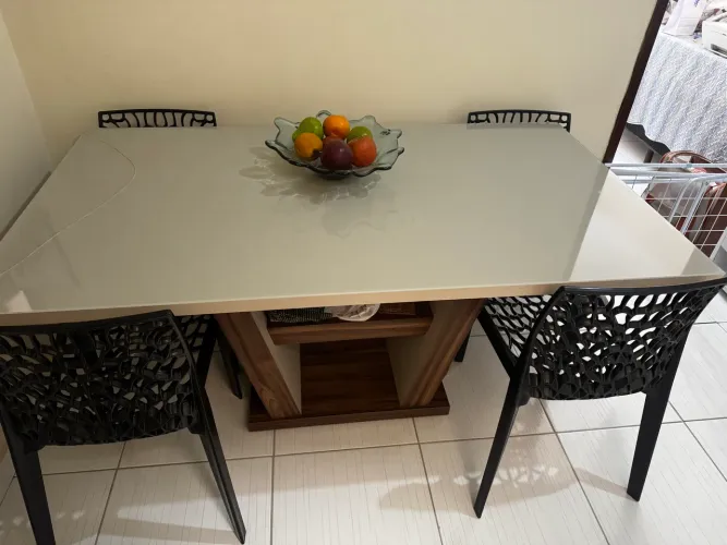 Vendo mesa de 6 lugares