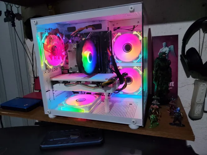 Vendo PC Gamer Branco Aquário i5 RX580 16GB RAM