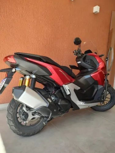 Honda ADV 160 ABS 2025/2025 - Apenas 2.300 km (Impecável + Acessórios)