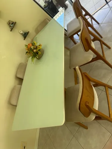 Mesa de Jantar com 6 Cadeiras - Tampo de Vidro Fosco - Excelente Estado
