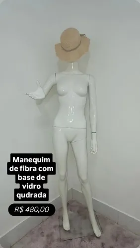 Vende-se produtos p loja de roupas, Cabides, araras, suporte, manequim fibra c base vidro 