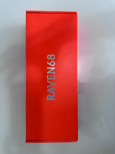 Teclado mecânico Raven68