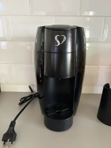Cafeteira expresso automática TRES Corações LOV