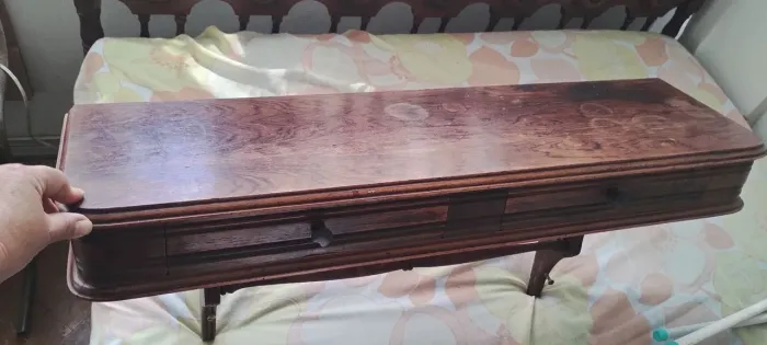 Vendo console de parede ( madeira maciça) com espelho ( moldura em madeira maciça)