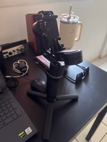 Vendo Zhiyun Weebill S em excelente estado de conservação e funcionamento..