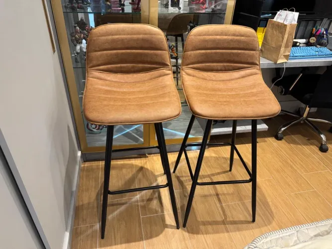 Banquetas em Courino
