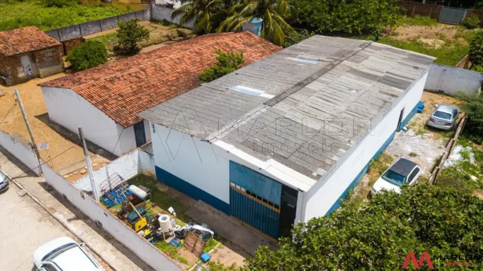 Galpão em Macaíba, com poço tubular, murado, 8 kitnets individuais, boa localização, 200m²