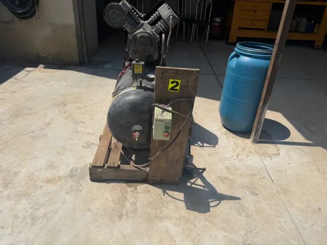 Compressor de ar schulz 5cv 150L 5Hp trifásico