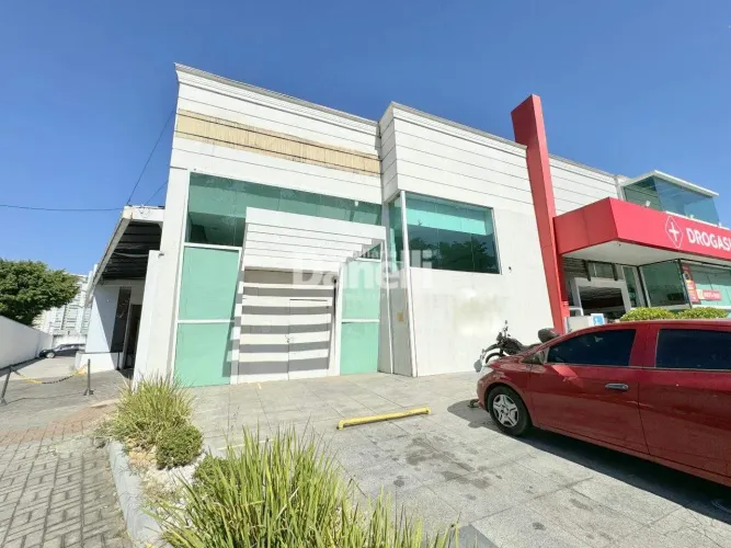 EM FRENTE AO TAUBATÉ SHOPPING!