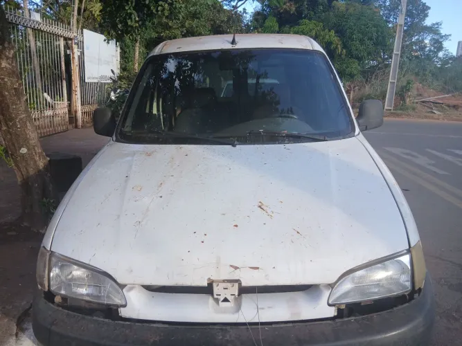 Peugeot Partner Furgão 1.8 3P 2000