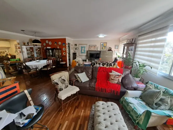 Apartamento - Perdizes - 4 Dormitórios - 146m².
