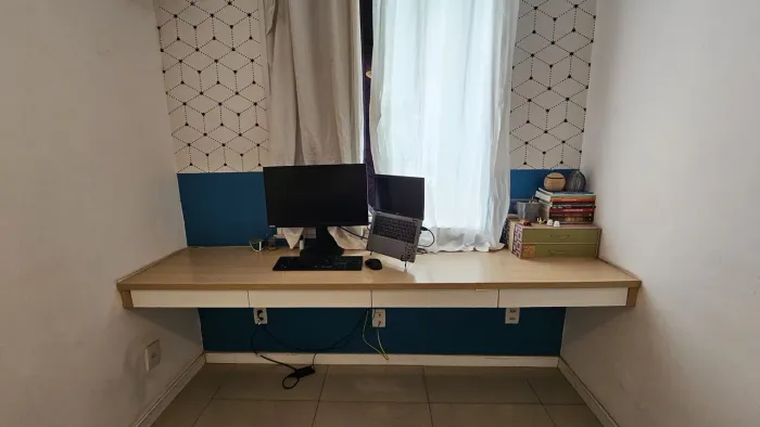 Vendo mesa de escritório suspensa - MDP