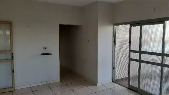 Prédio de esquina 796m² com potencial comercial e residencial no Bairro Brasil