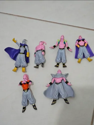 Bonecos majin buu