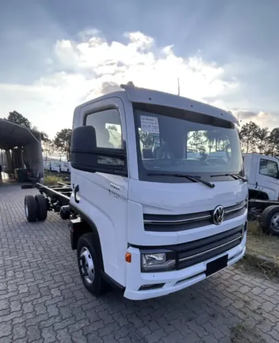 VW Delivery 11.180 4x2 2027 Zero Km
