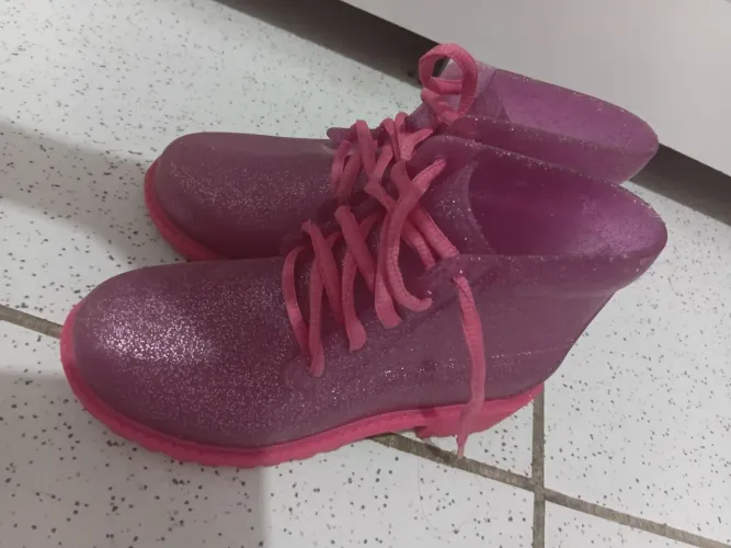Bota tamanho 31/32