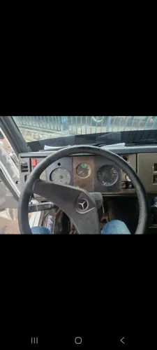 Mercedes 710 bau ano 2000