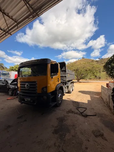 VW 24-280 2015 caçamba muito novo!!