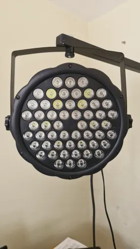 Kit Completo de Iluminação: 4 Canhões LED + 2 Tripés + Bag + Régua