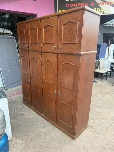 Guarda roupa de sucupira