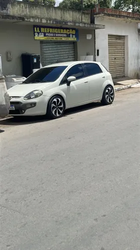 Fiat Punto Attractive 1.4 Fire Flex 8V 5P 2014