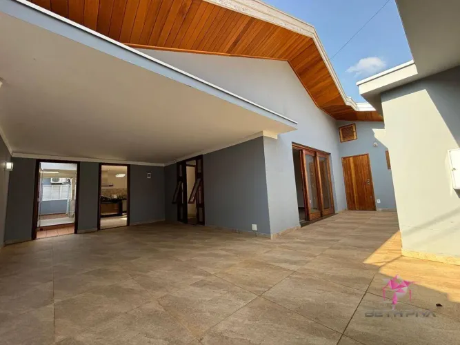 Casa com 4 dormitórios à venda, 204 m² por R$ 850.000,00 - Jardim Amália - Leme/SP