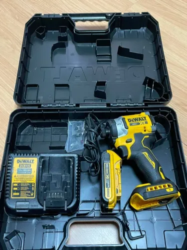 Parafusadeira Dewalt DCF860 ORIGINAL Completa com Bateria e Carregador Rápido