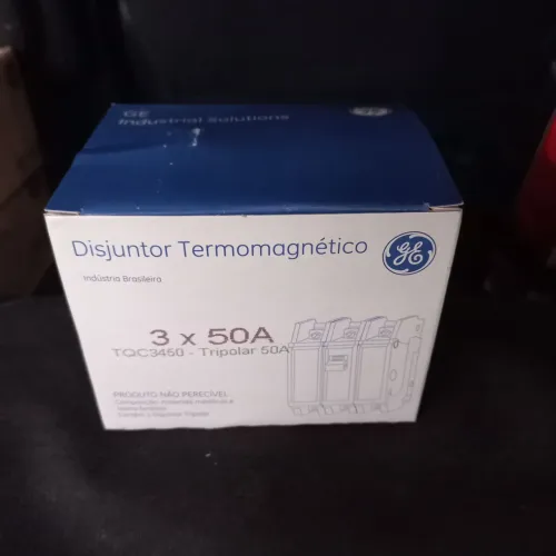 Disjuntor trifásico 220V
